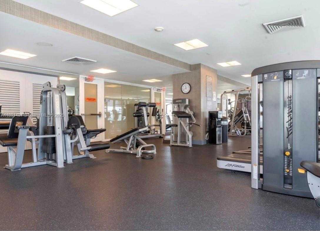 Small Image of 950 BRICKELL BAY DR #401, Miami Number 25