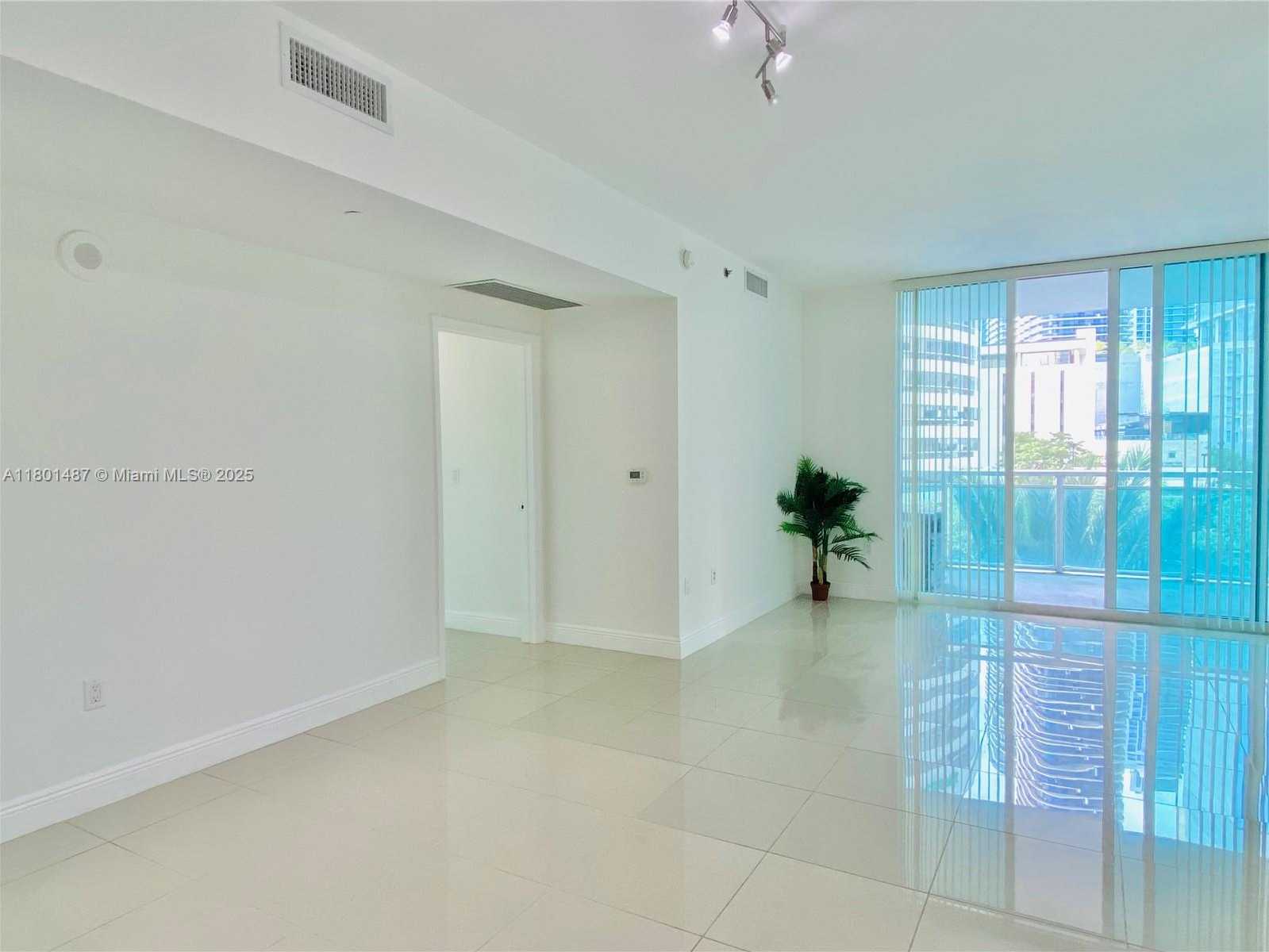 Small Image of 950 BRICKELL BAY DR #401, Miami Number 8