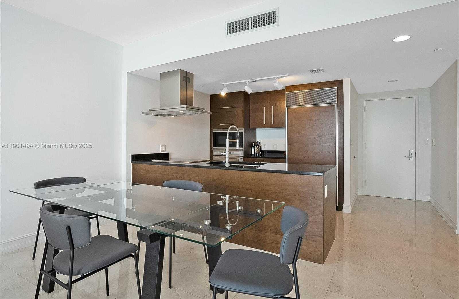 Small Image of 495 BRICKELL AVE #5509, Miami Number 4