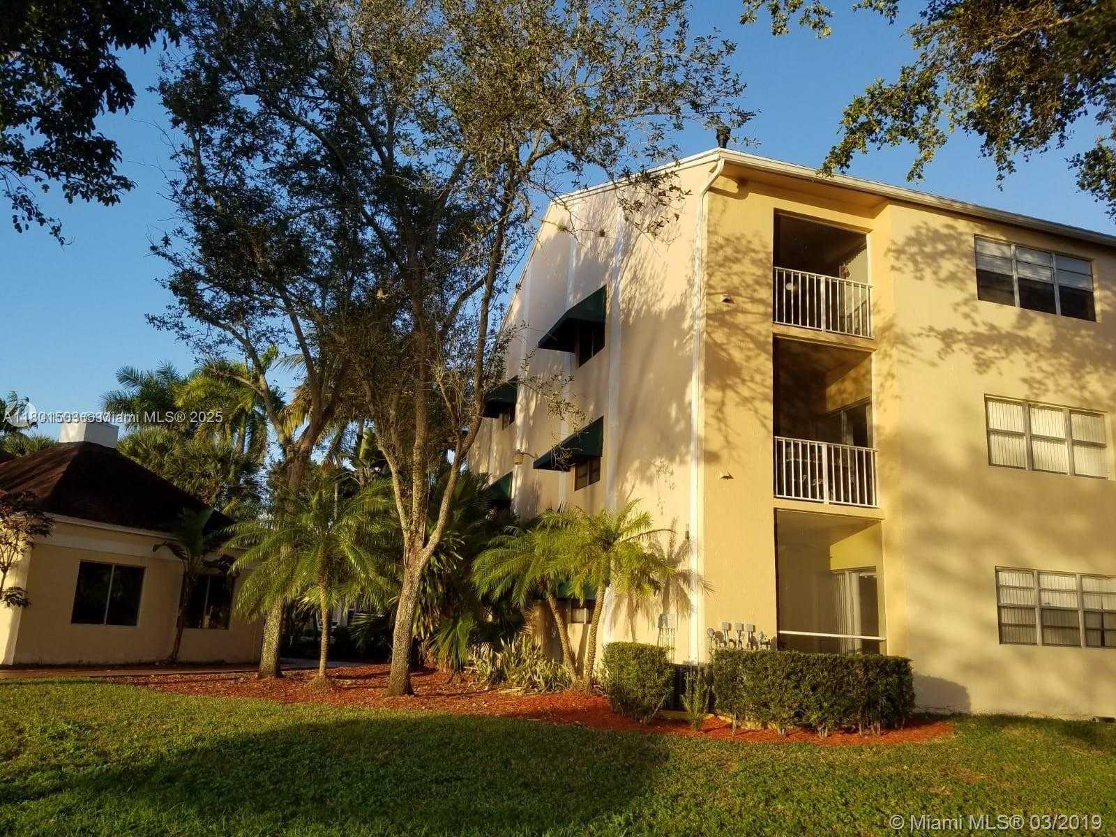 Small Image of 15295 SOUTH WEST 107TH LN #1005, Miami Number 2