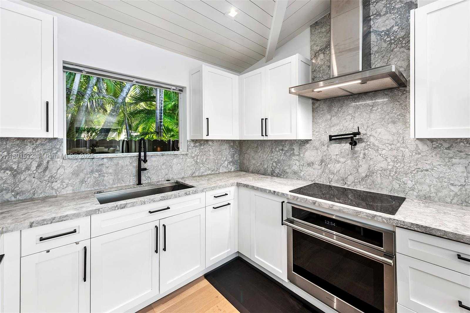 Small Image of 5711 MICHELANGELO ST, Coral Gables Number 10