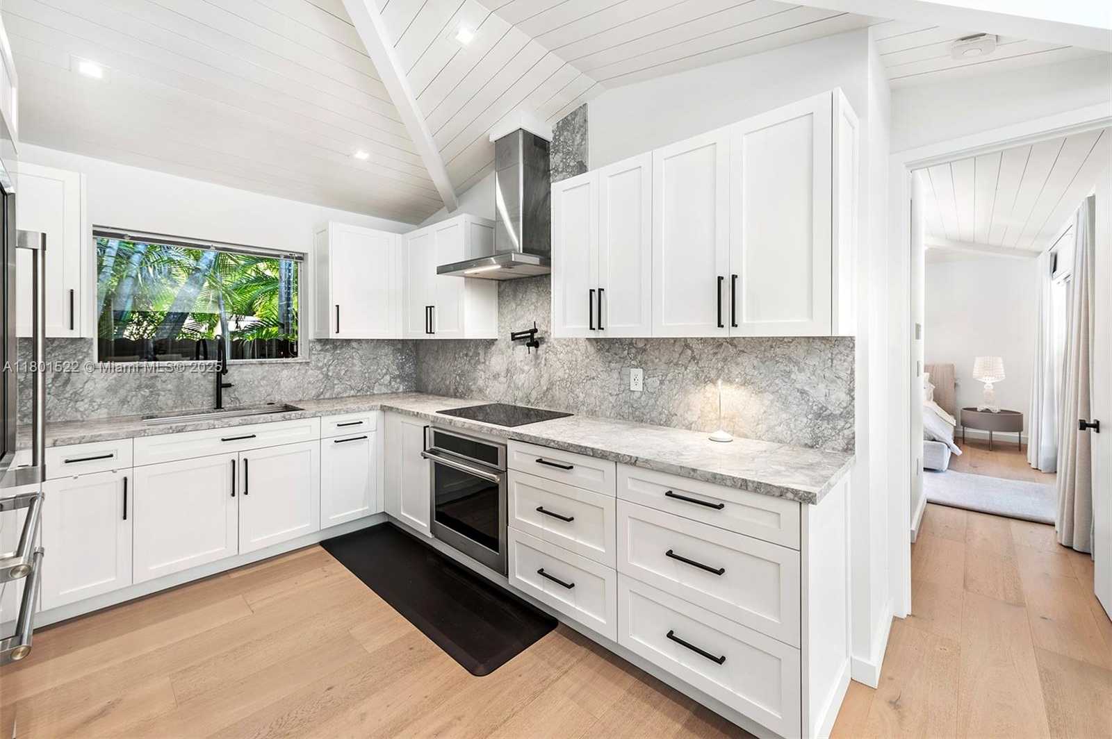 Small Image of 5711 MICHELANGELO ST, Coral Gables Number 11