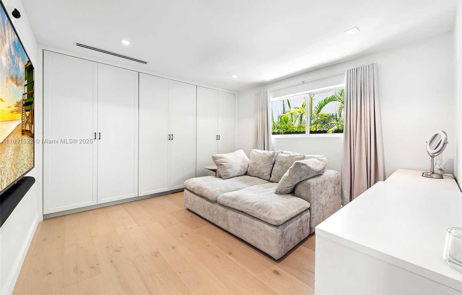 Small Image of 5711 MICHELANGELO ST, Coral Gables Number 22