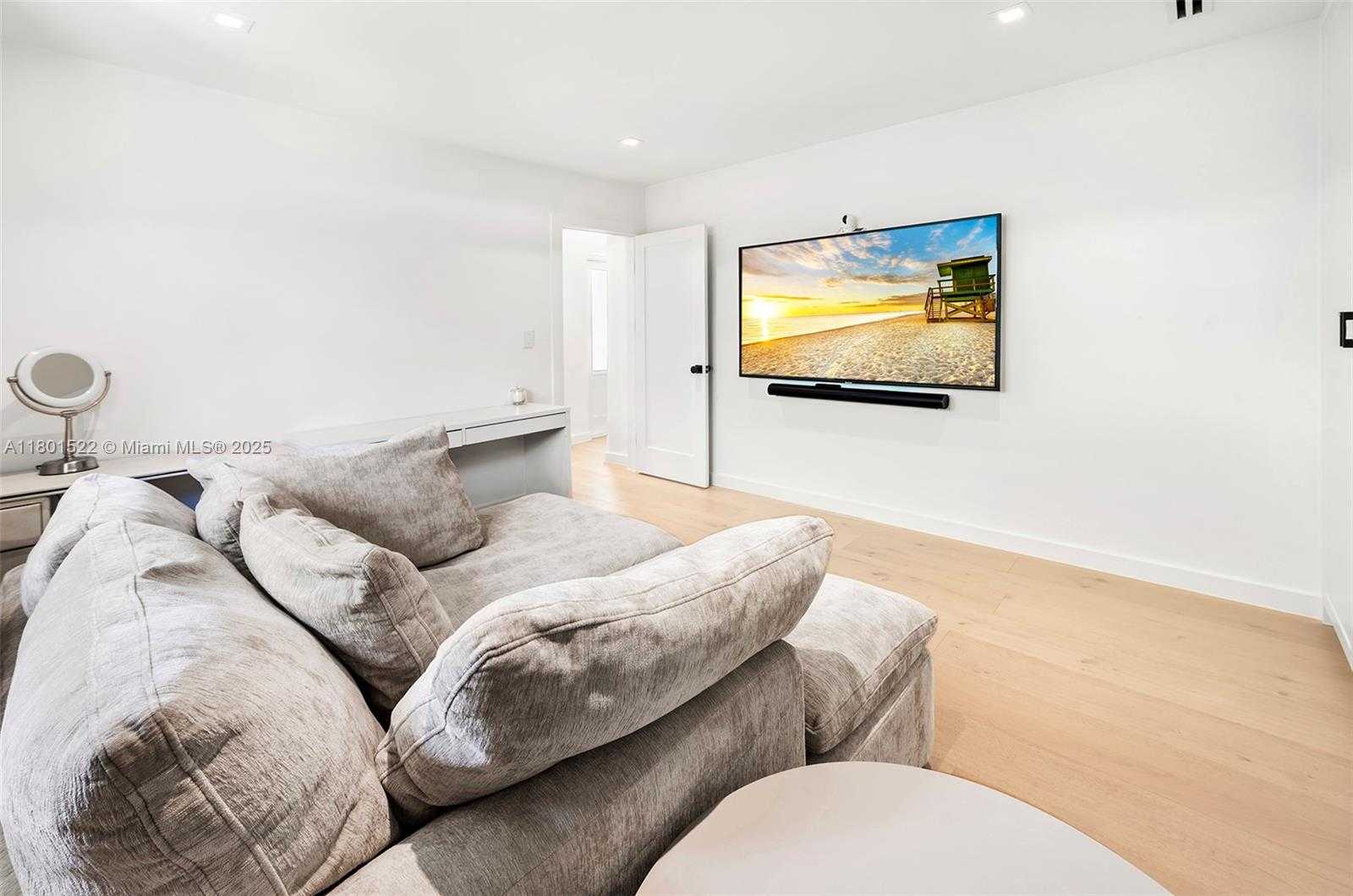 Small Image of 5711 MICHELANGELO ST, Coral Gables Number 23