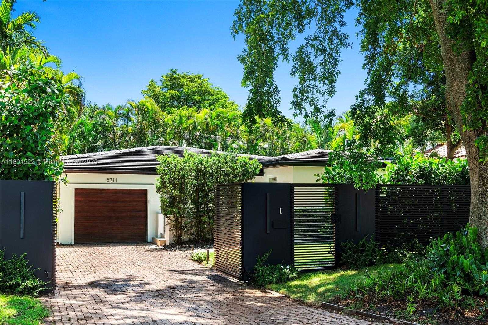 Small Image of 5711 MICHELANGELO ST, Coral Gables Number 29