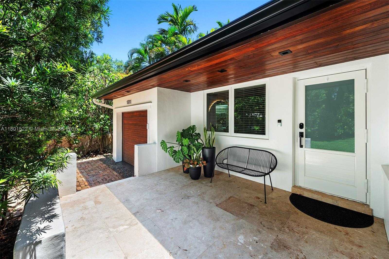 Small Image of 5711 MICHELANGELO ST, Coral Gables Number 4
