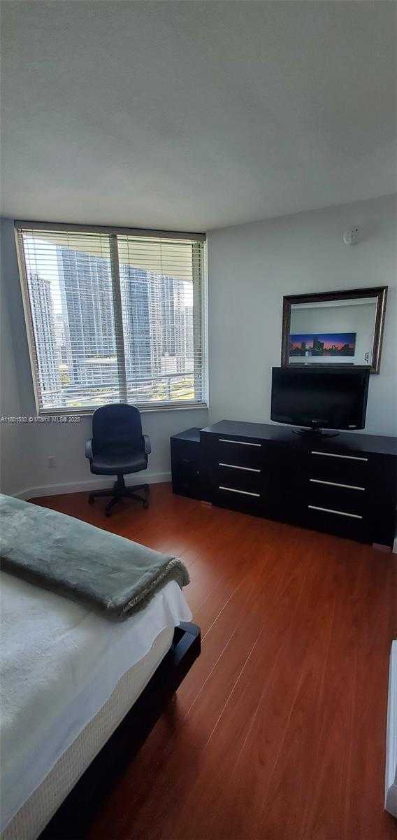 Small Image of 335 SOUTH BISCAYNE BLVD #2105, Miami Number 10
