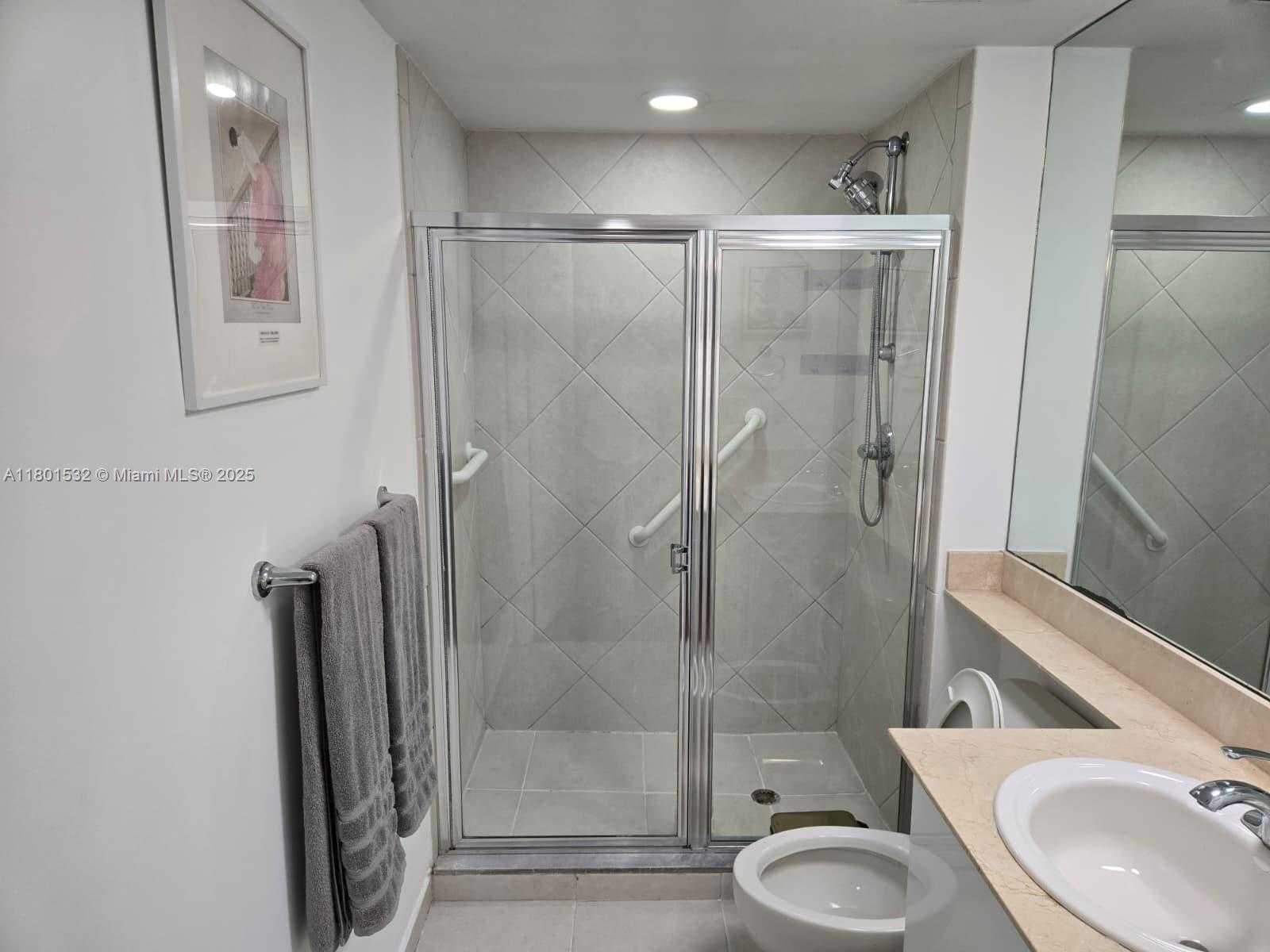 Small Image of 335 Biscayne Blvd, Miami, FL 33132, USA Number 19