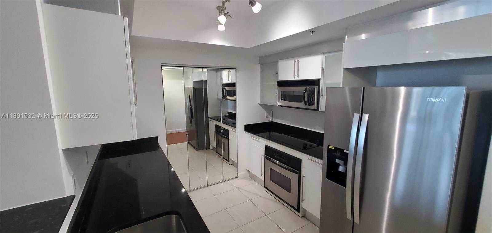 Small Image of 335 SOUTH BISCAYNE BLVD #2105, Miami Number 2
