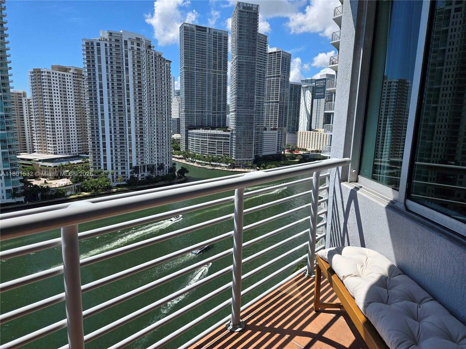 Small Image of 335 Biscayne Blvd, Miami, FL 33132, USA Number 24