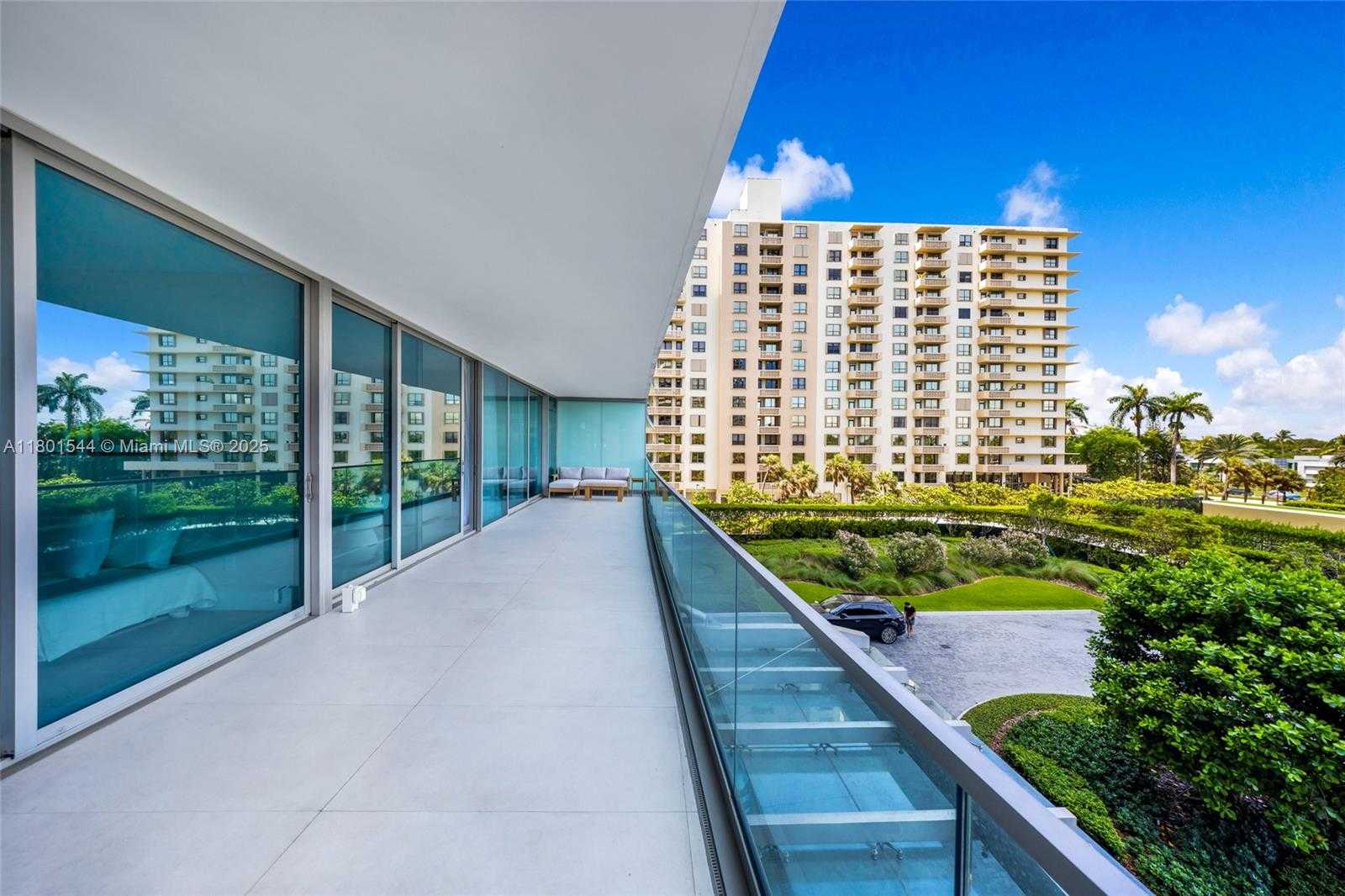 Small Image of 10201 COLLINS AVE #305, Bal Harbour Number 10