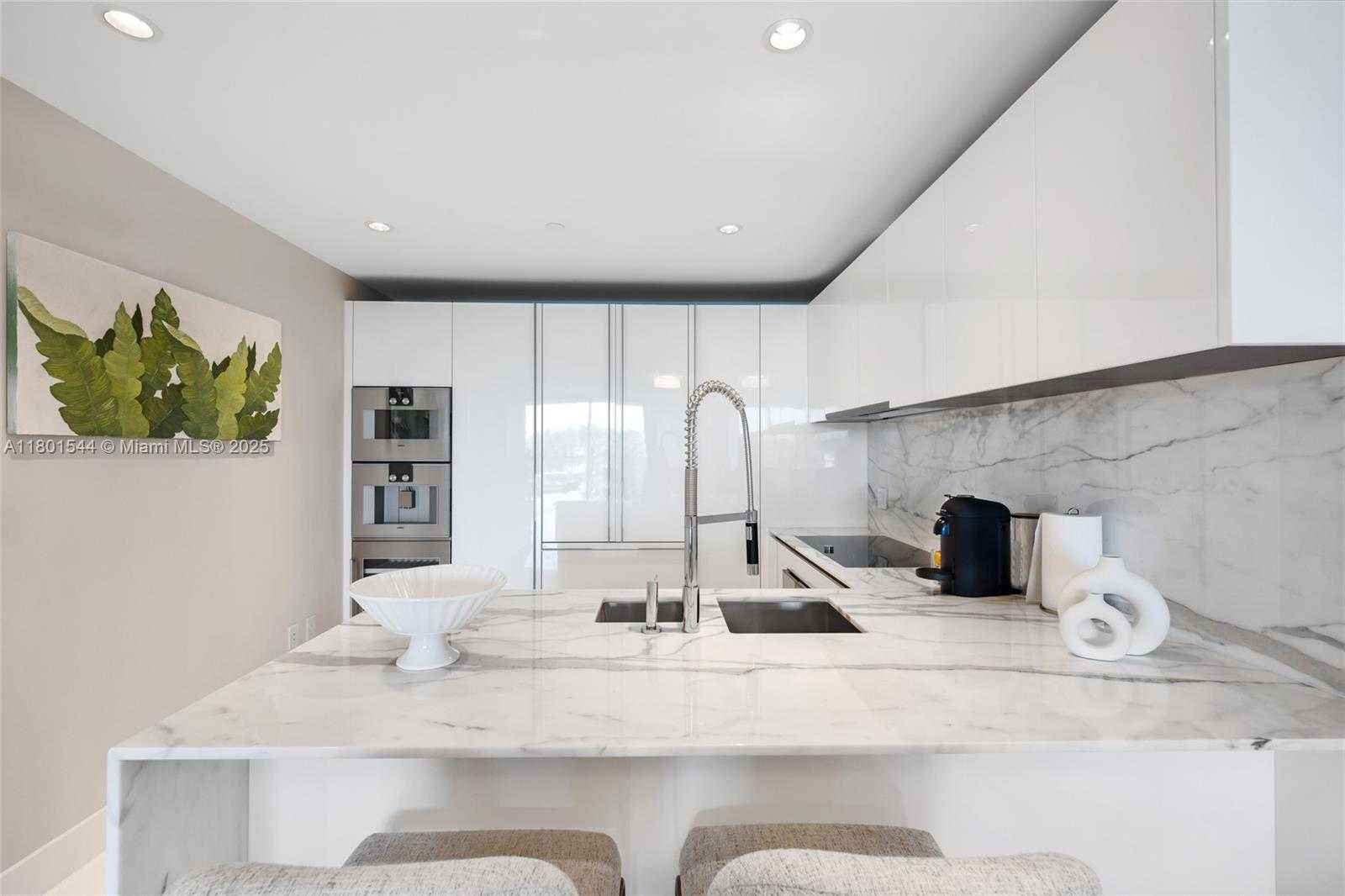 Small Image of 10201 COLLINS AVE #305, Bal Harbour Number 18