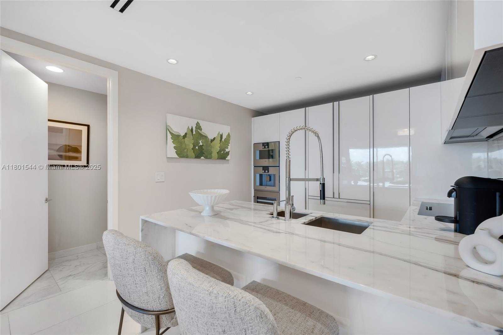 Small Image of 10201 COLLINS AVE #305, Bal Harbour Number 19