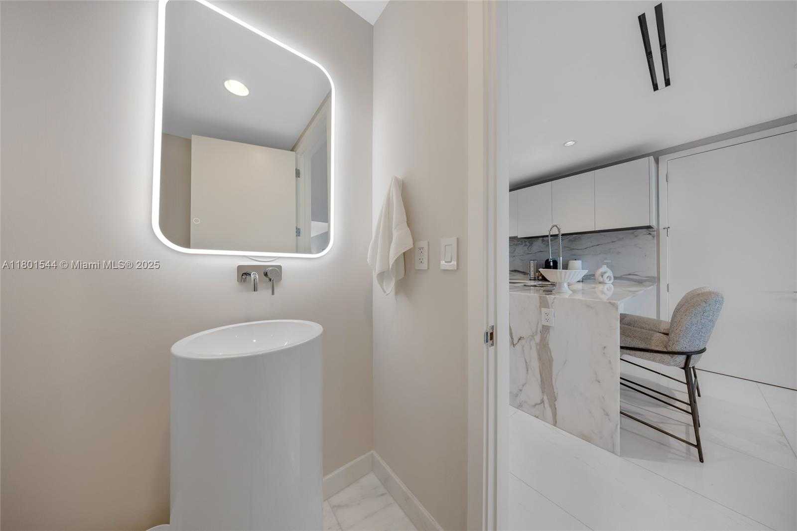 Small Image of 10201 COLLINS AVE #305, Bal Harbour Number 20