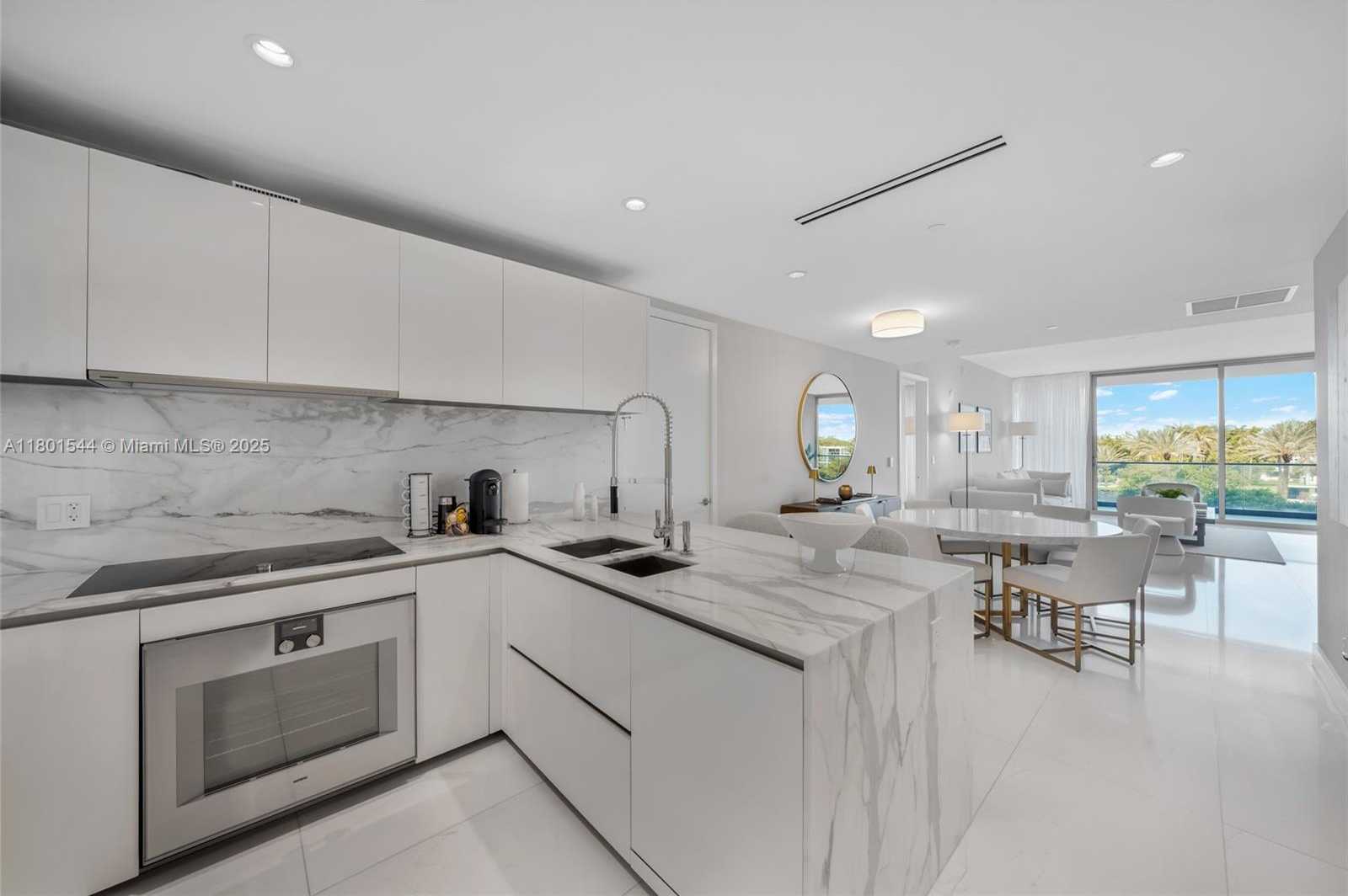Small Image of 10201 COLLINS AVE #305, Bal Harbour Number 23