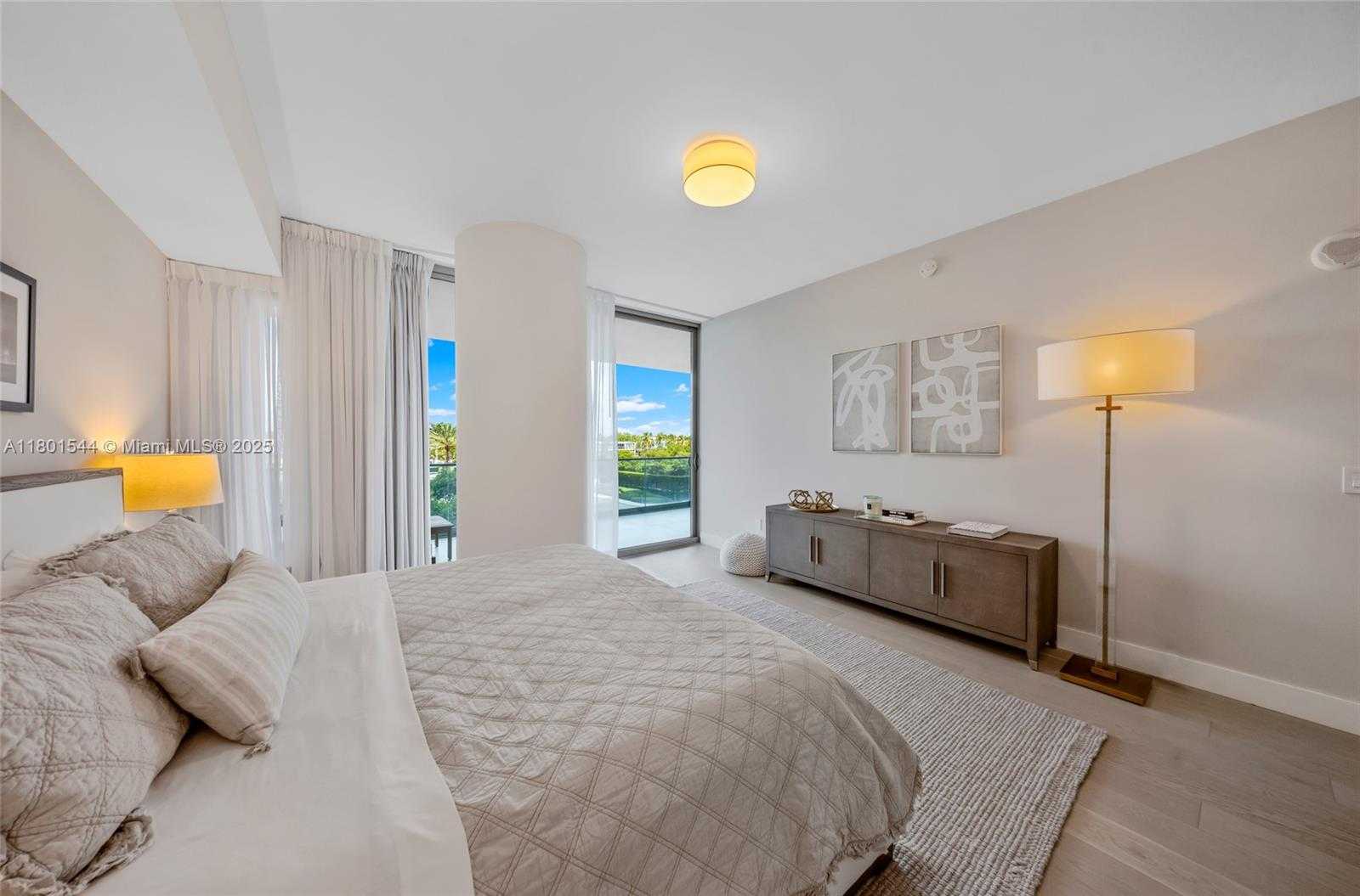 Small Image of 10201 COLLINS AVE #305, Bal Harbour Number 27