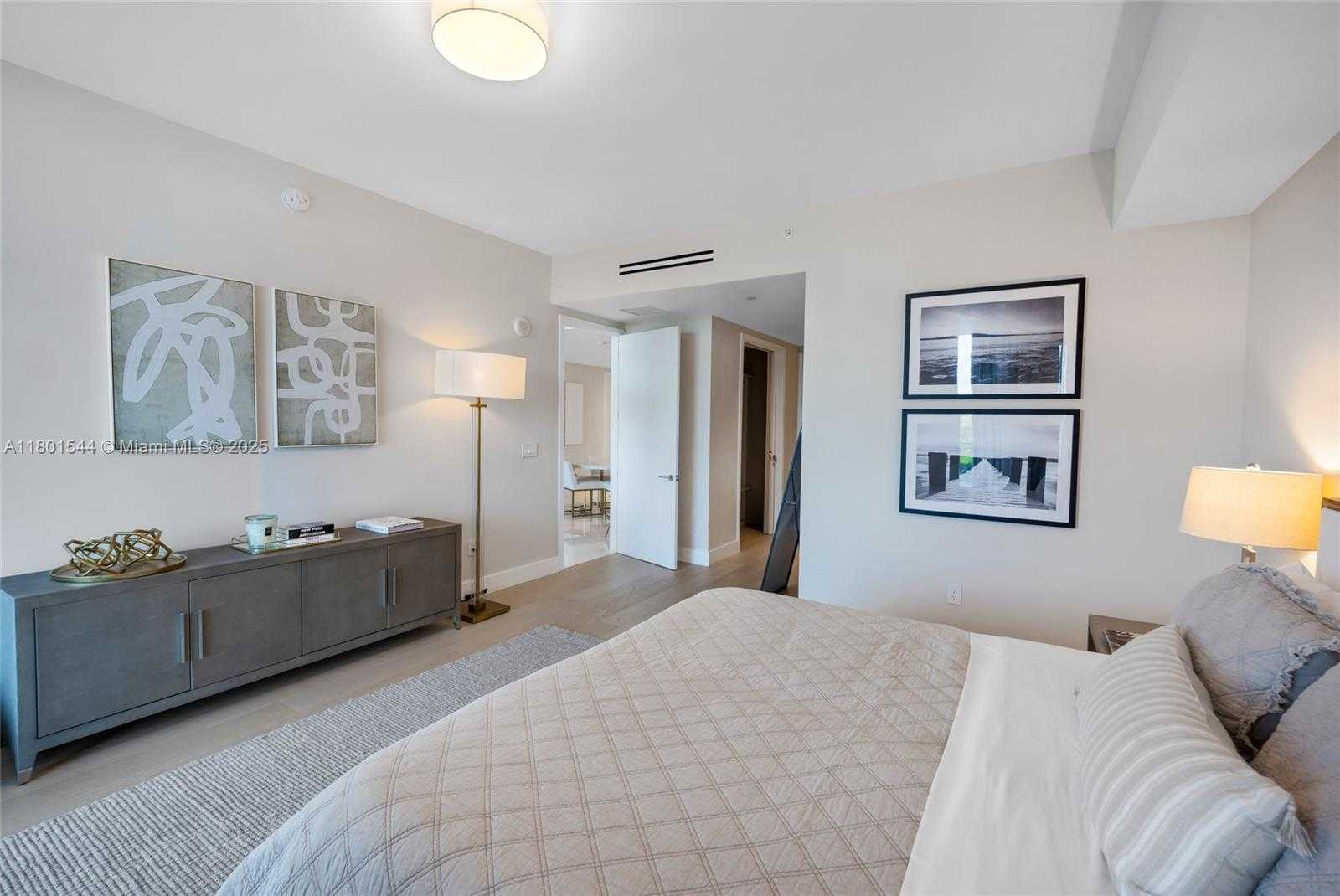 Small Image of 10201 COLLINS AVE #305, Bal Harbour Number 30