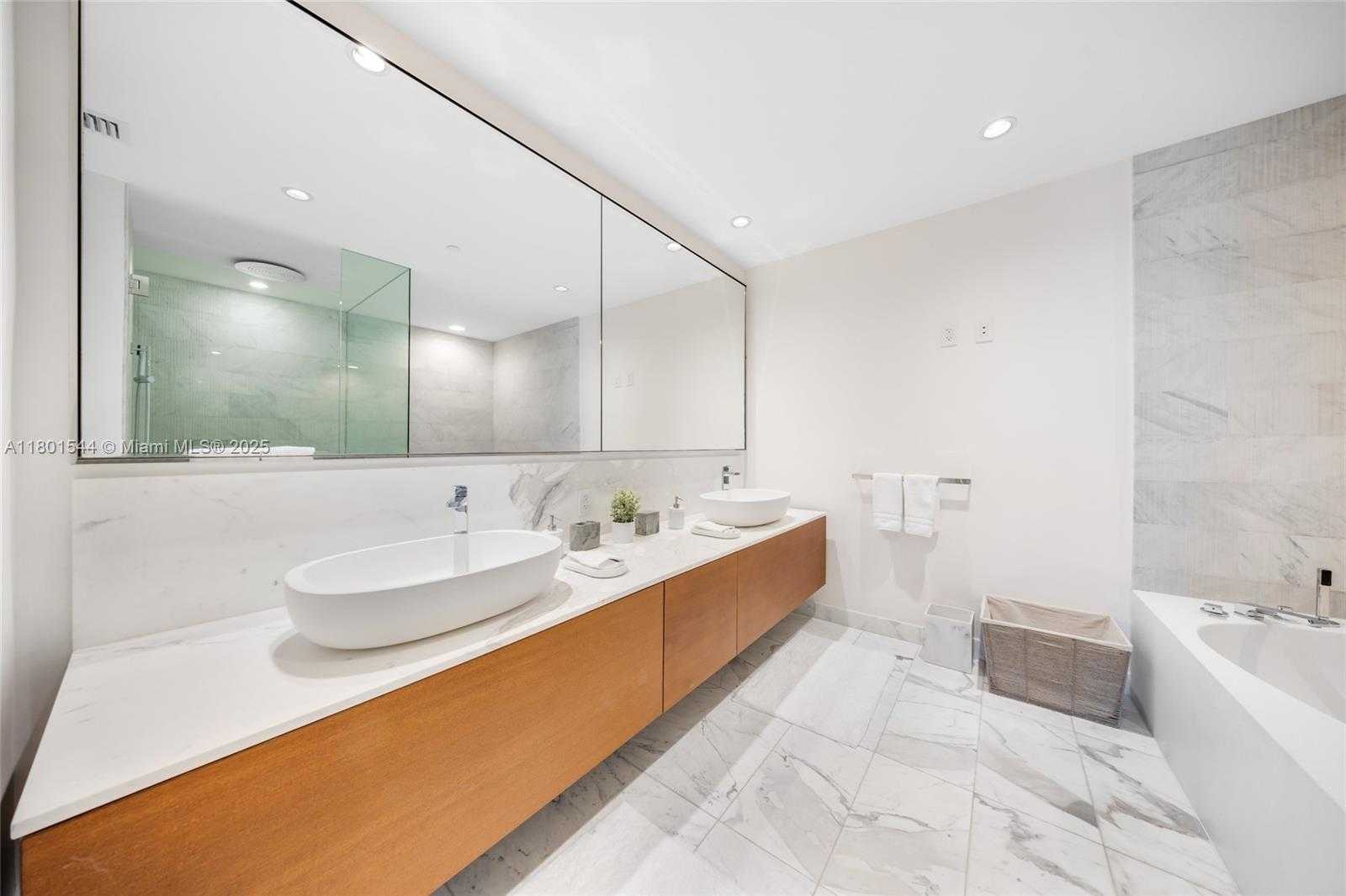 Small Image of 10201 COLLINS AVE #305, Bal Harbour Number 33