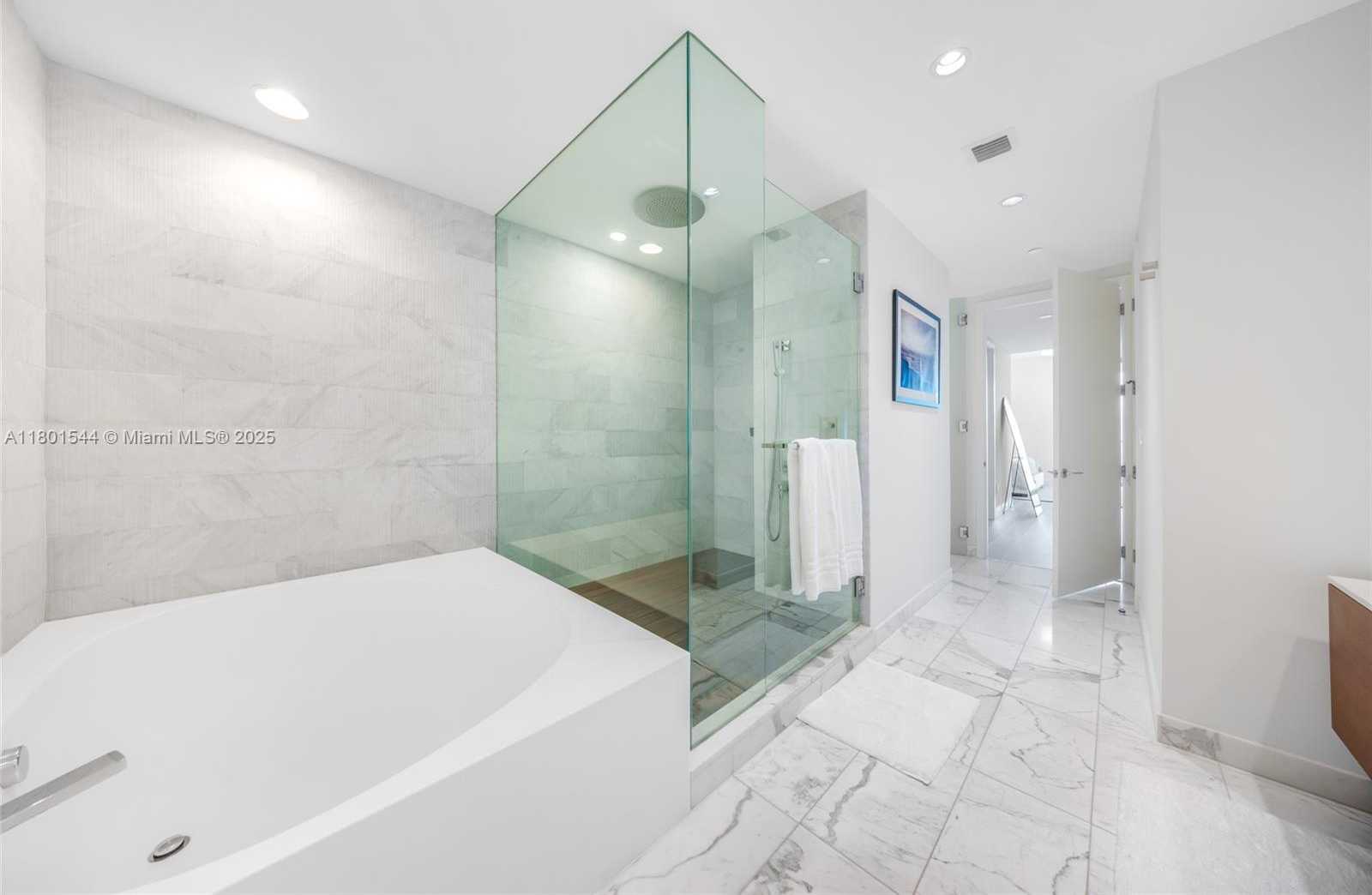Small Image of 10201 COLLINS AVE #305, Bal Harbour Number 34