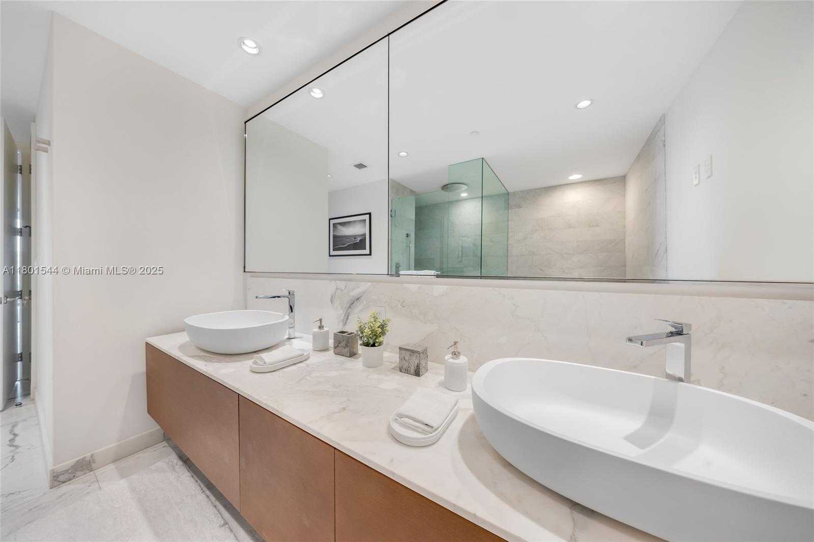 Small Image of 10201 COLLINS AVE #305, Bal Harbour Number 35