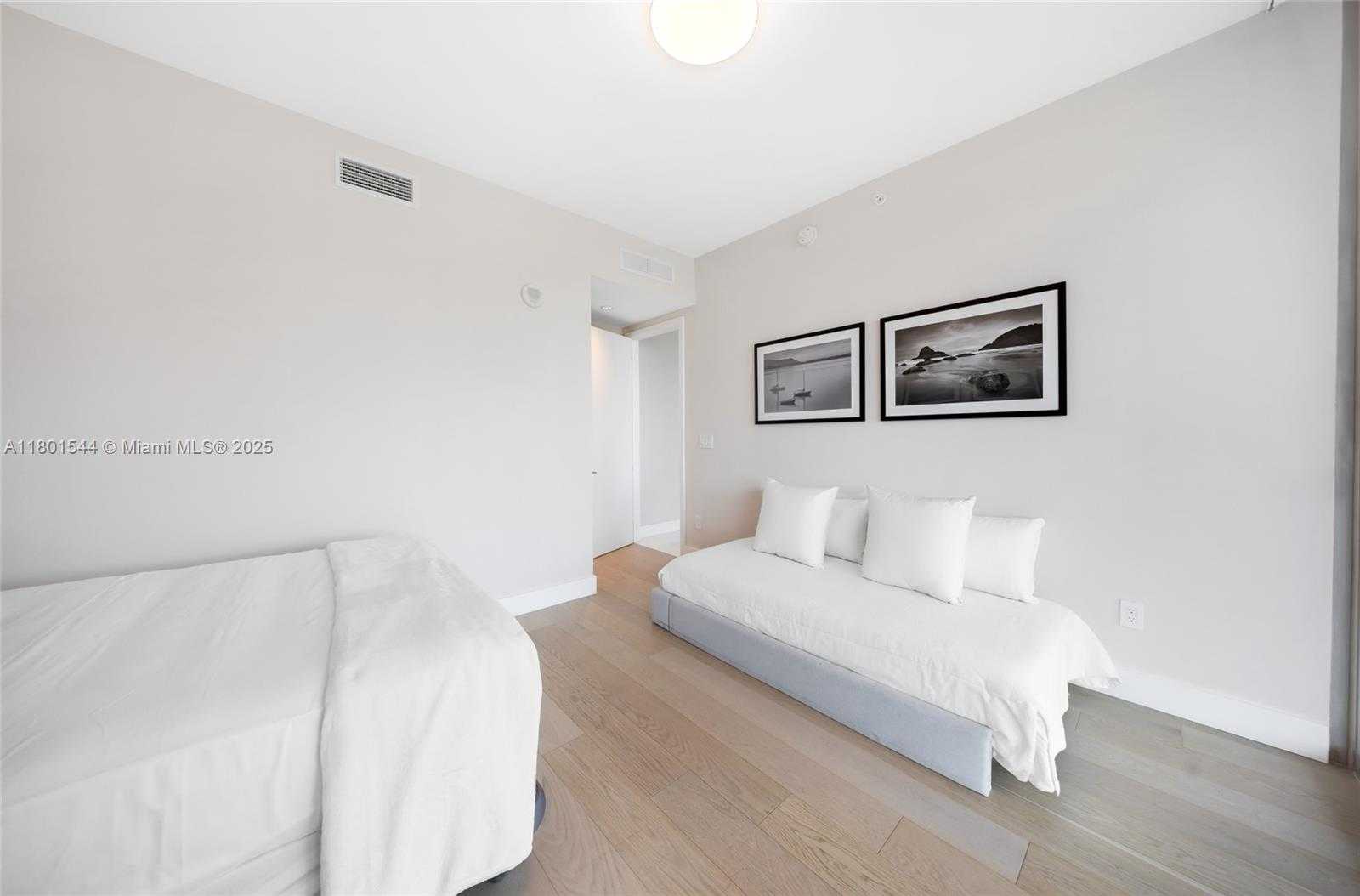 Small Image of 10201 COLLINS AVE #305, Bal Harbour Number 38