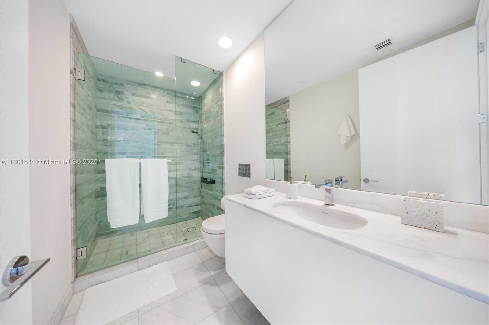 Small Image of 10201 COLLINS AVE #305, Bal Harbour Number 39
