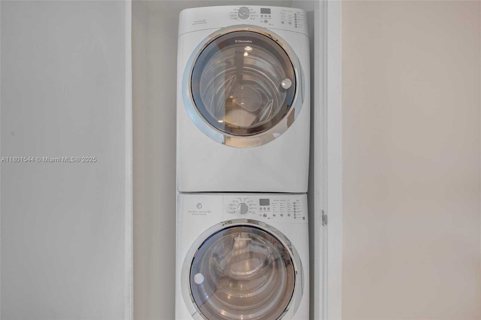 Small Image of 10201 COLLINS AVE #305, Bal Harbour Number 42