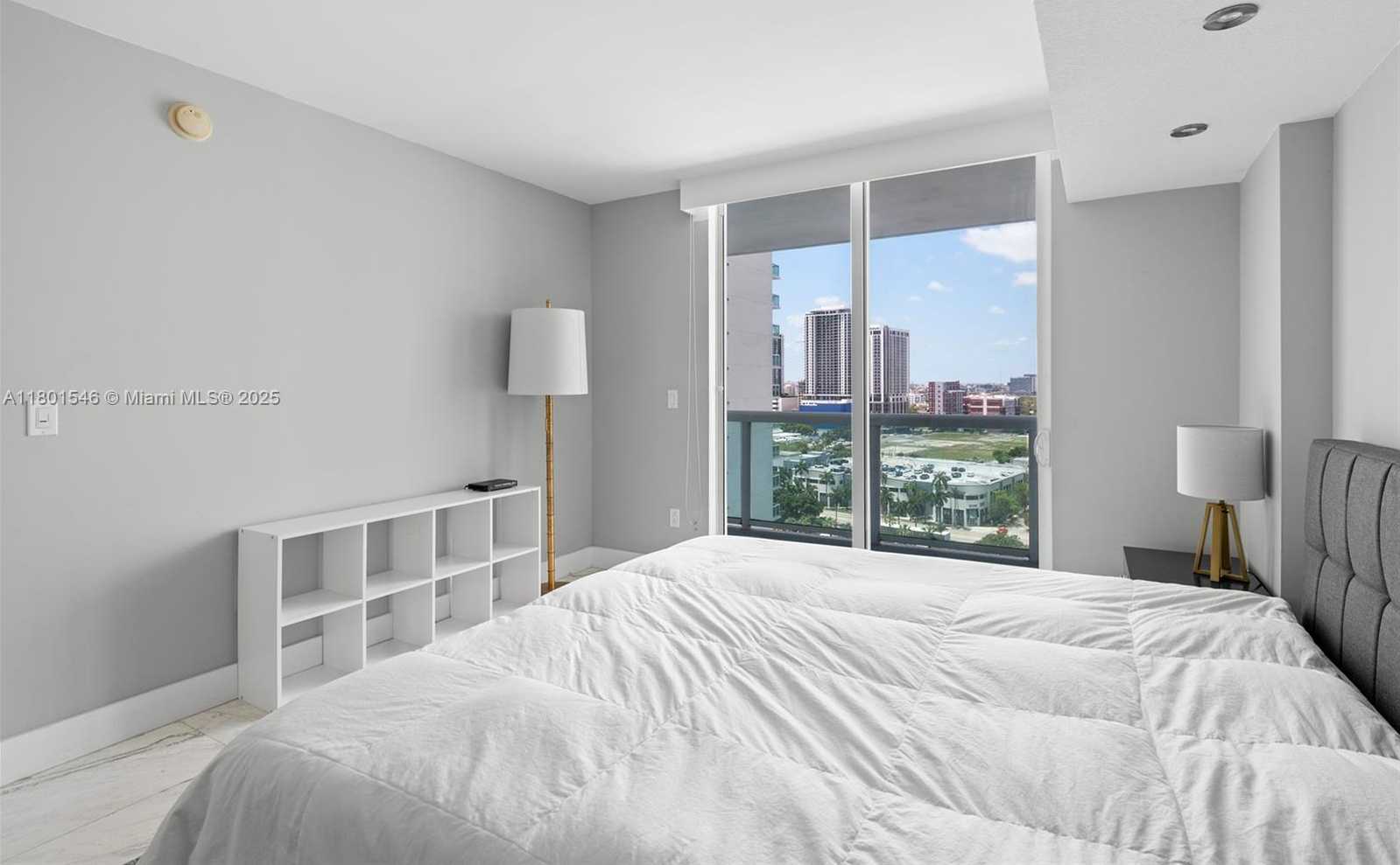 Small Image of 1800 NORTH BAYSHORE DR #1806, Miami Number 18