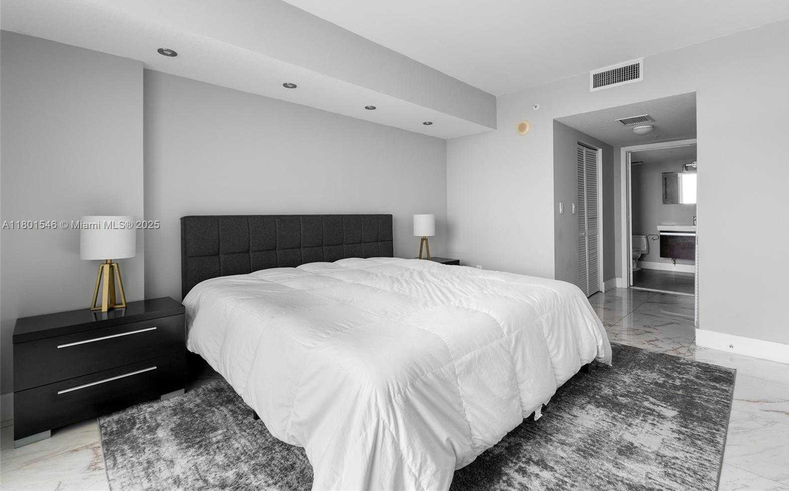 Small Image of 1800 NORTH BAYSHORE DR #1806, Miami Number 19