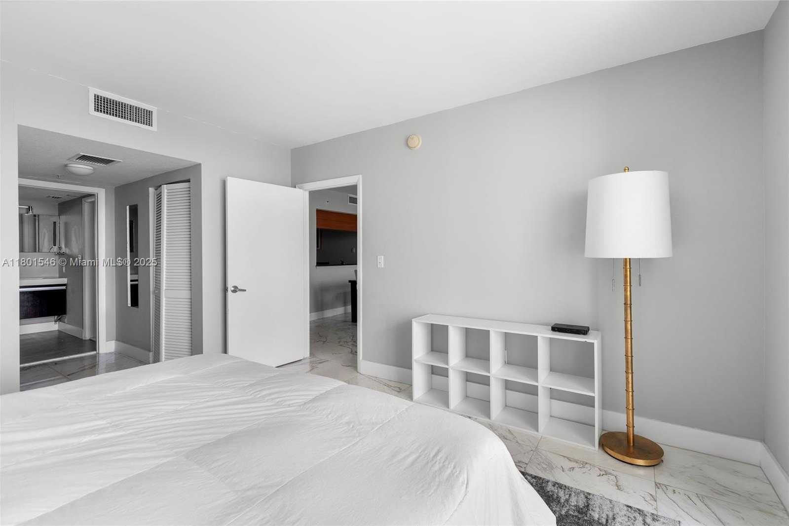 Small Image of 1800 NORTH BAYSHORE DR #1806, Miami Number 20