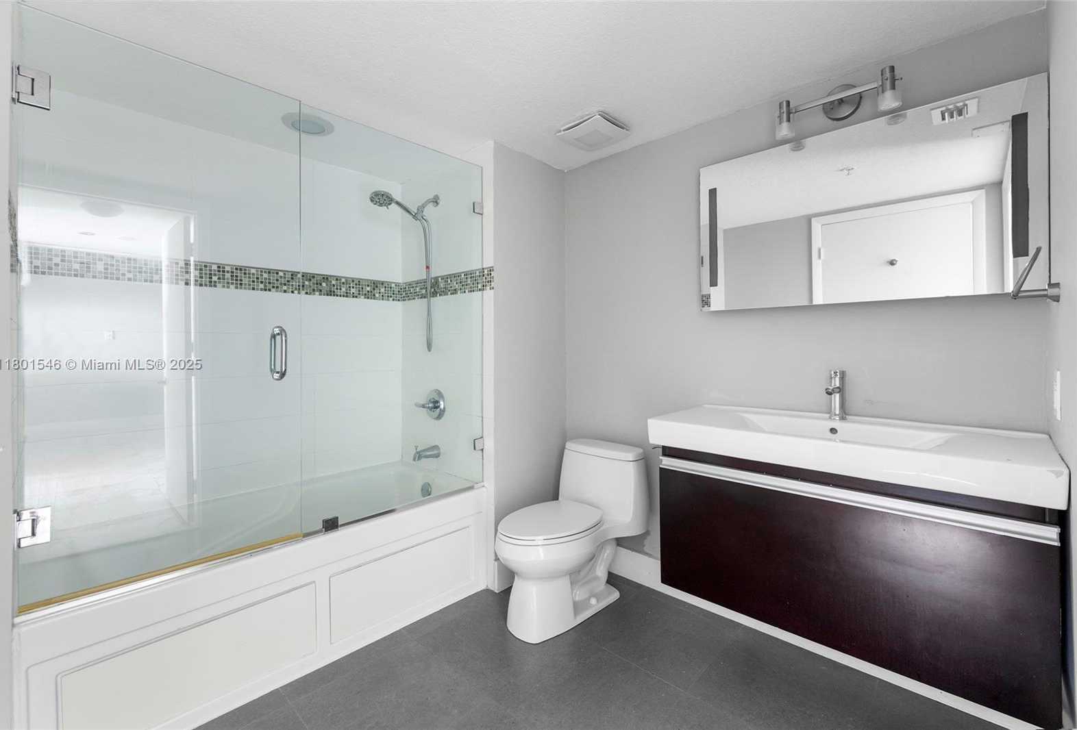 Small Image of 1800 NORTH BAYSHORE DR #1806, Miami Number 22