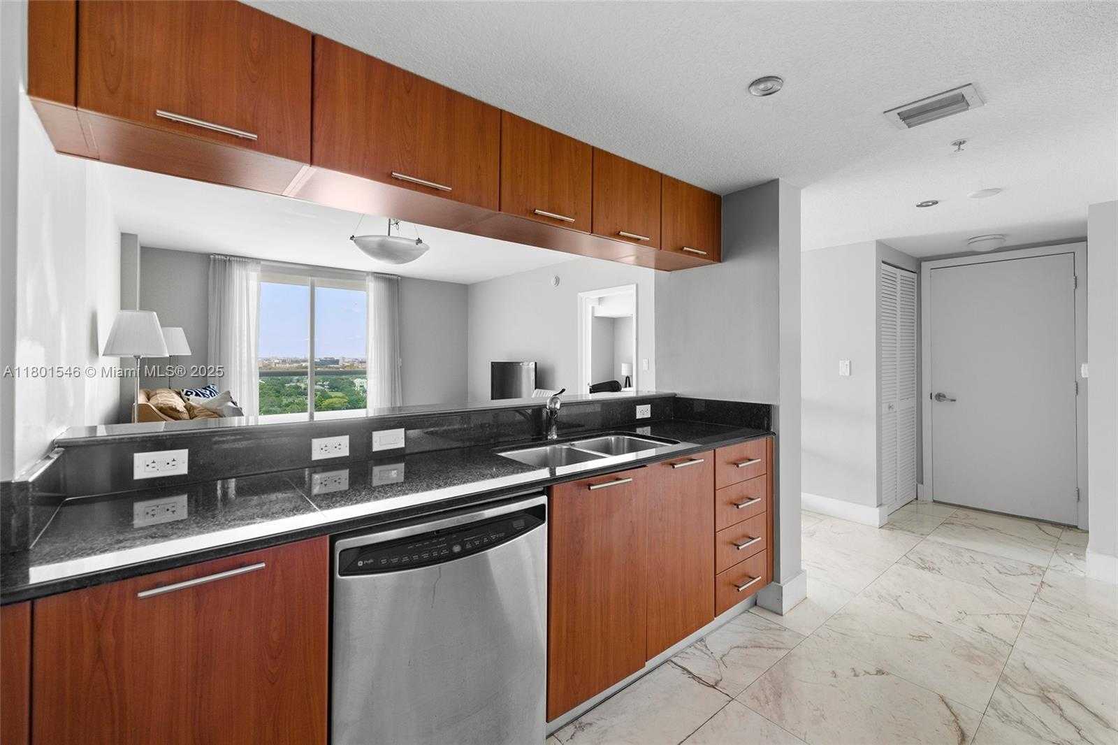Small Image of 1800 NORTH BAYSHORE DR #1806, Miami Number 5