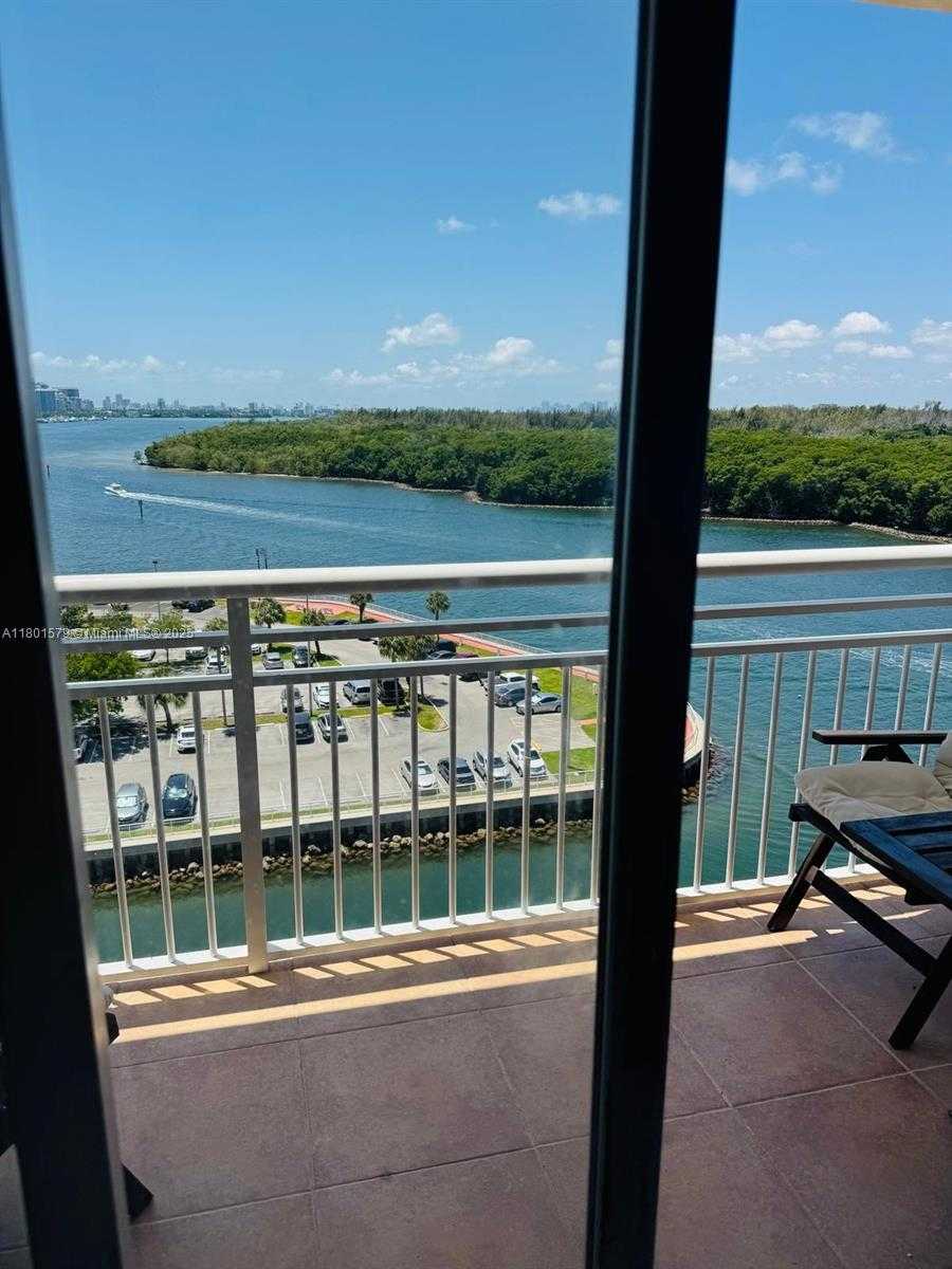 Small Image of 400 #910, Sunny Isles Beach Number 11