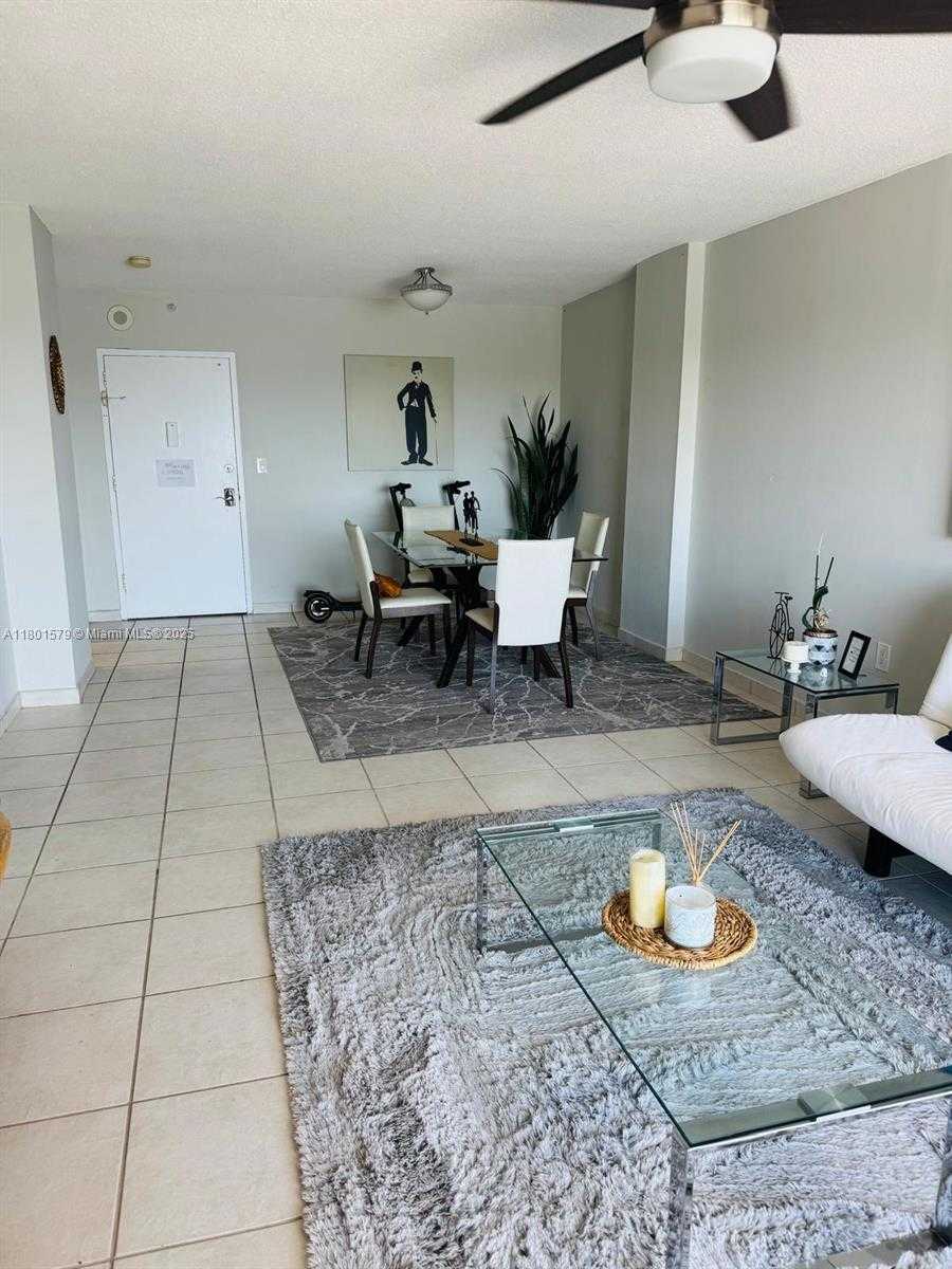 Small Image of 400 #910, Sunny Isles Beach Number 2
