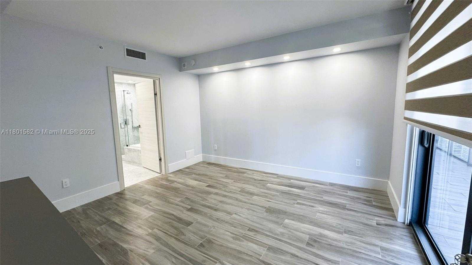 Small Image of 801 #3205, Miami Number 25