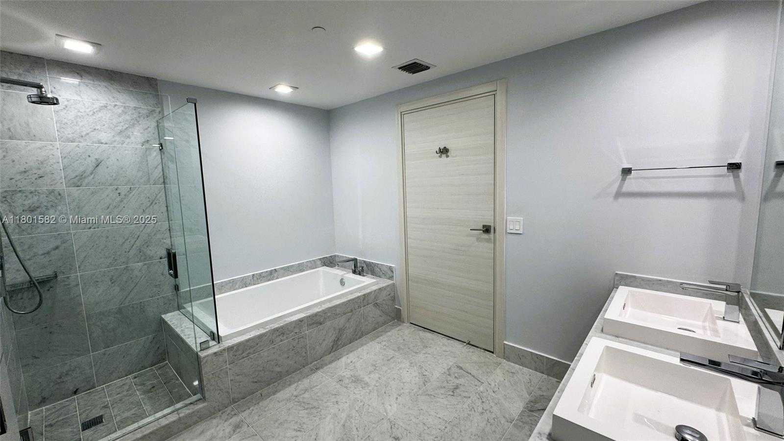 Small Image of 801 #3205, Miami Number 28