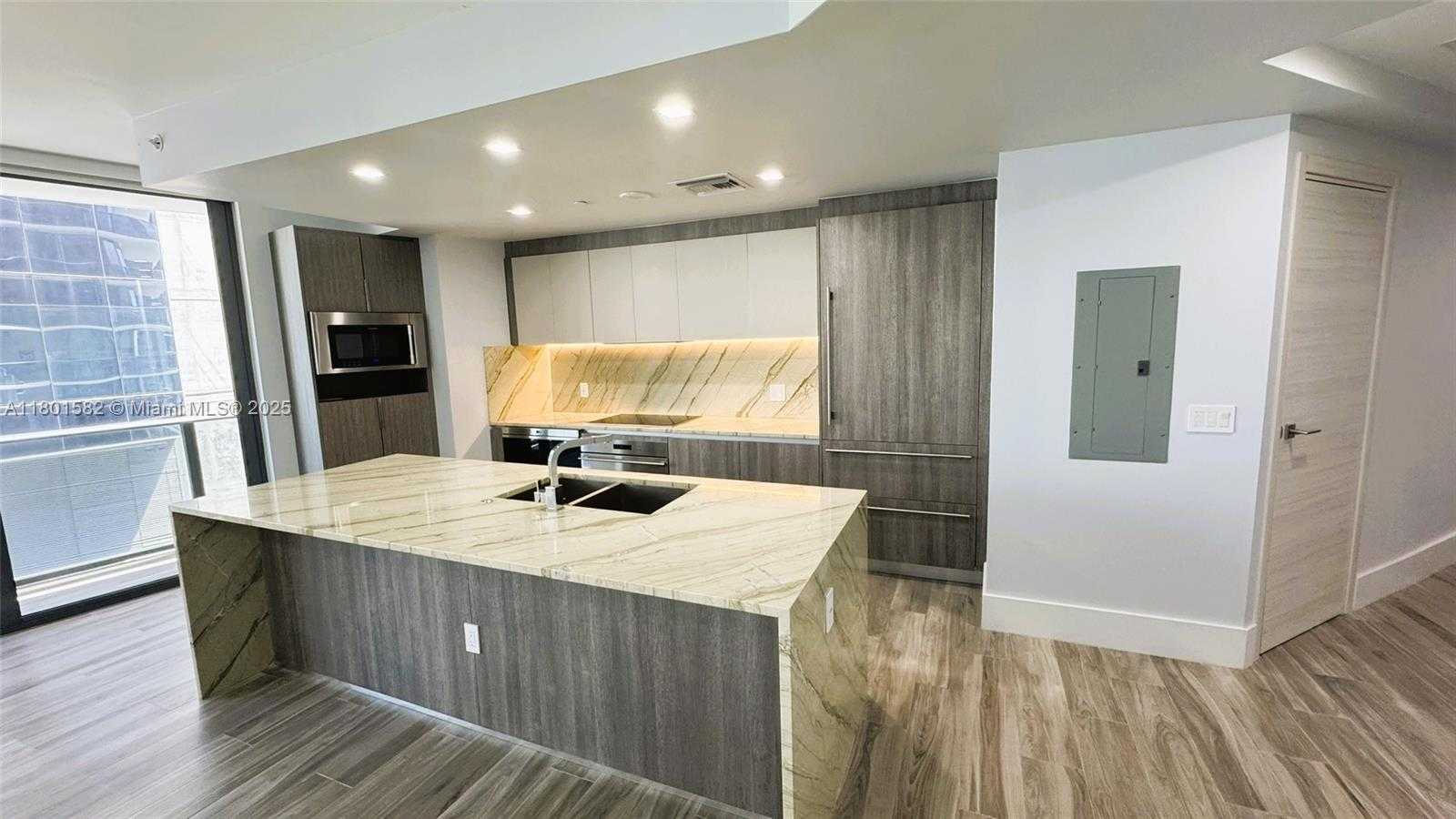 Small Image of 801 #3205, Miami Number 34
