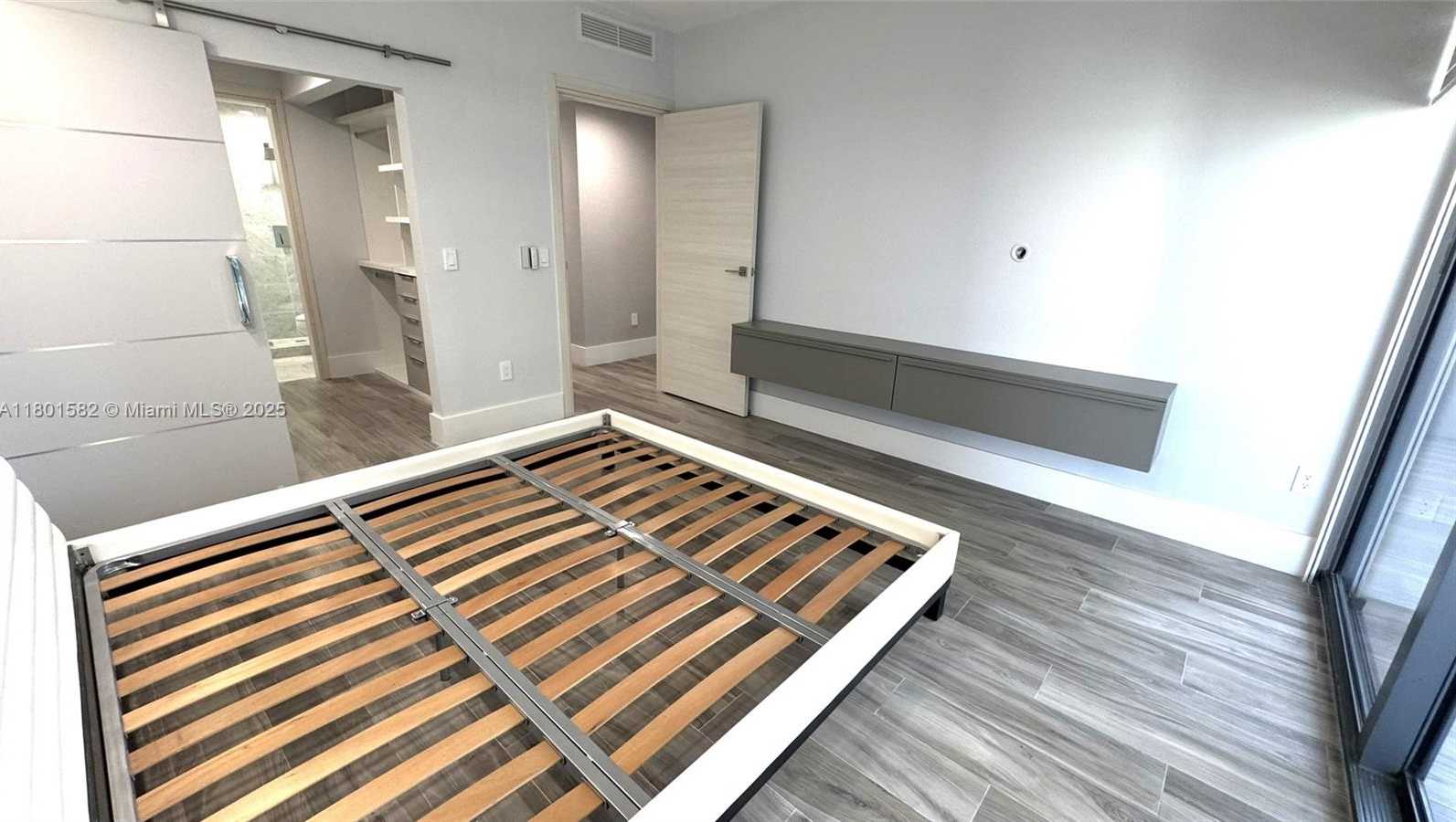 Small Image of 801 #3205, Miami Number 45