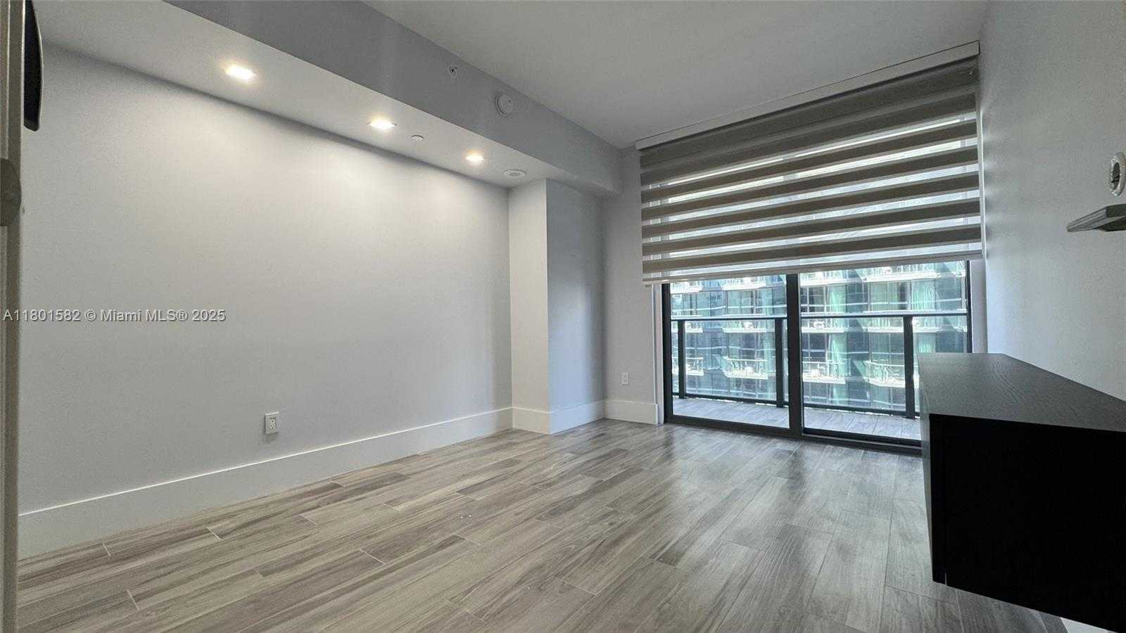 Small Image of 801 #3205, Miami Number 52