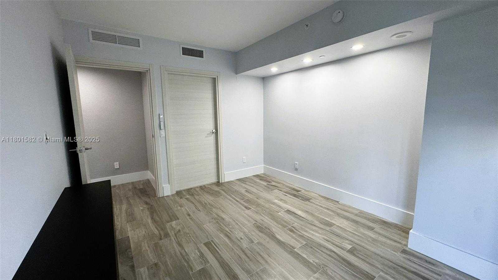 Small Image of 801 #3205, Miami Number 54