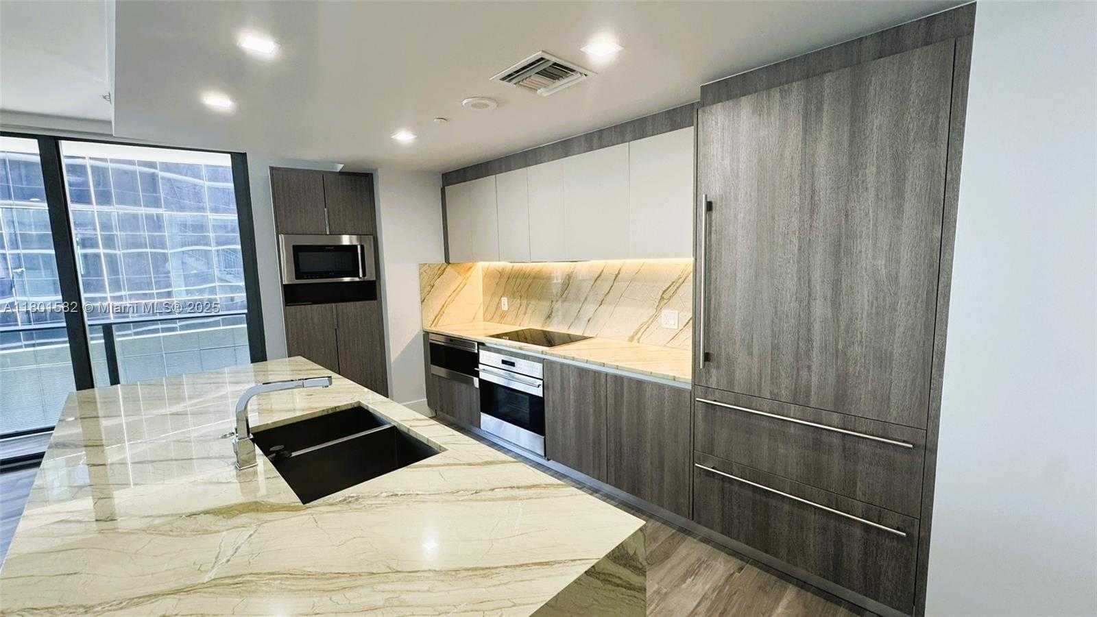 Small Image of 801 #3205, Miami Number 7