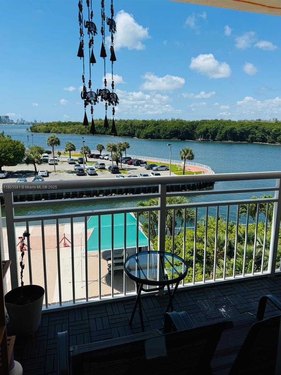 Small Image of 400 #410, Sunny Isles Beach Number 6