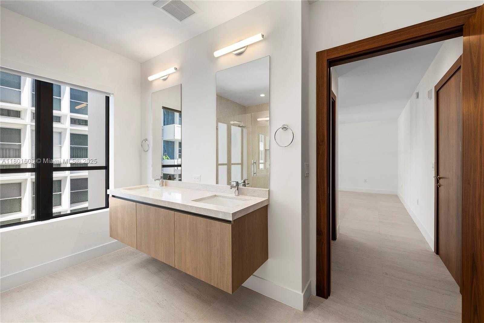 Small Image of 701 VALENCIA AVE #702, Coral Gables Number 10