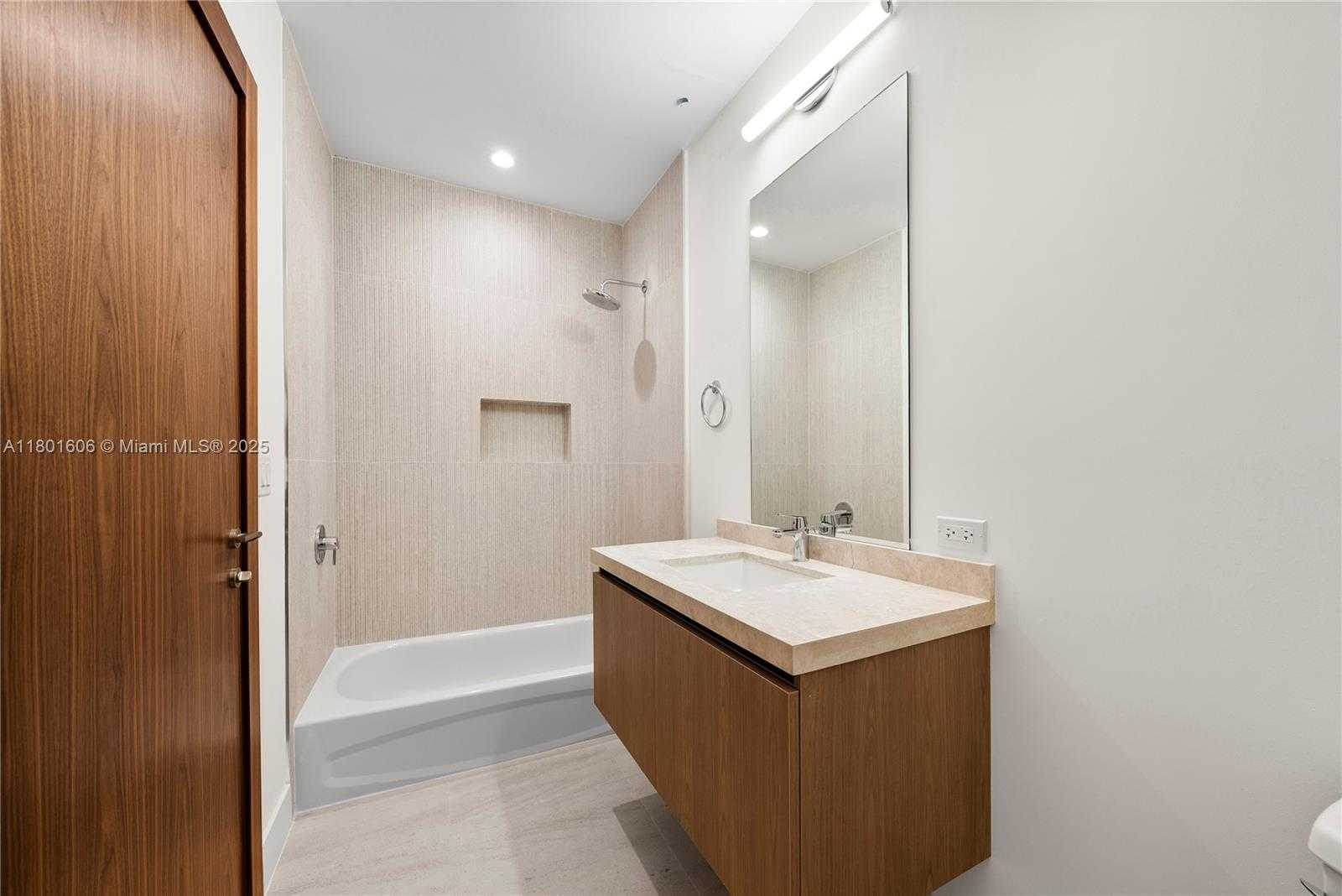 Small Image of 701 VALENCIA AVE #702, Coral Gables Number 13