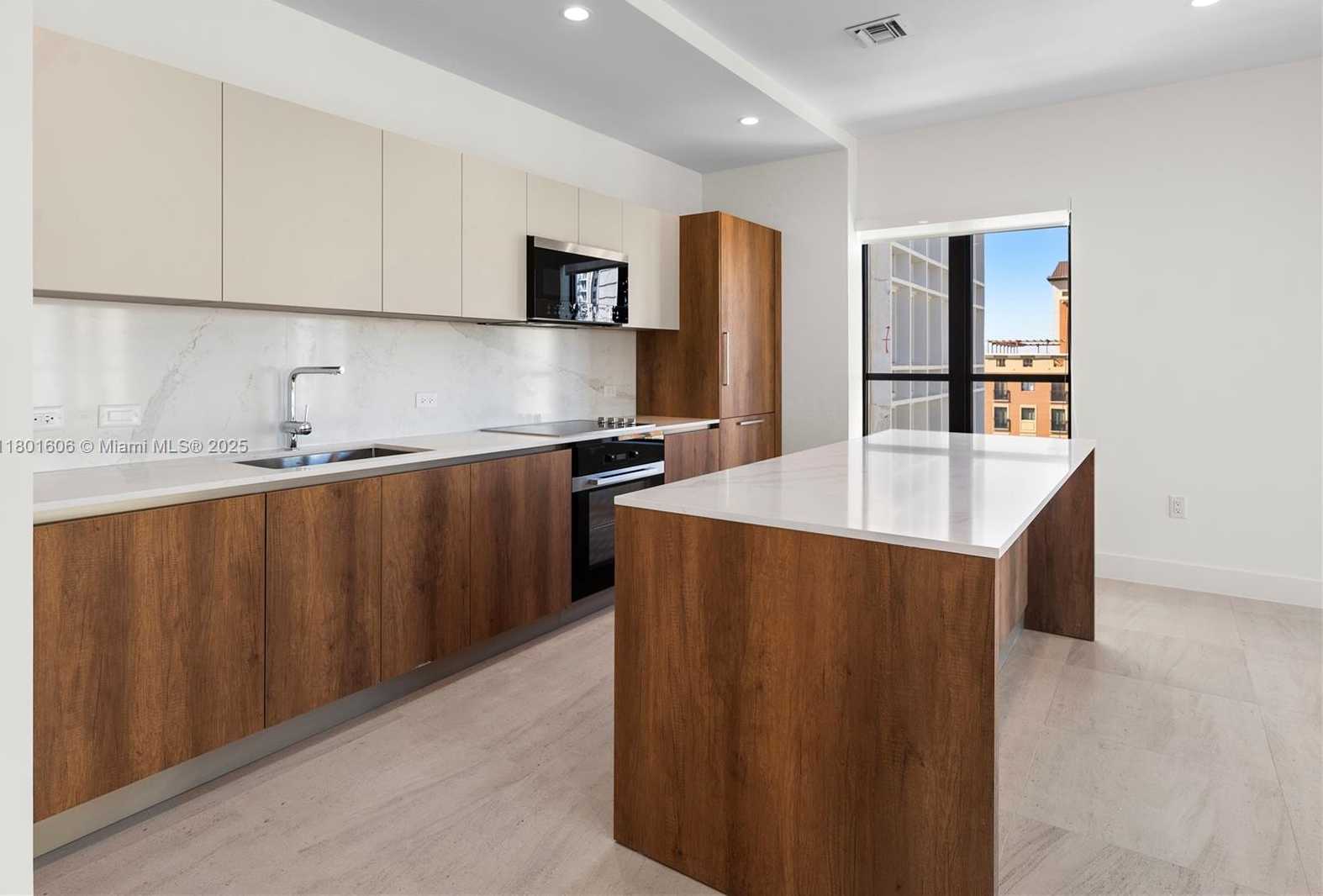 Small Image of 701 VALENCIA AVE #702, Coral Gables Number 4