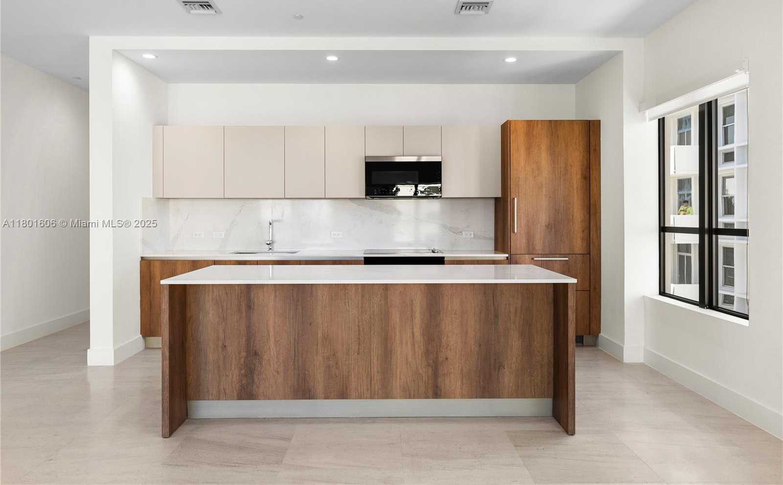 Small Image of 701 VALENCIA AVE #702, Coral Gables Number 5