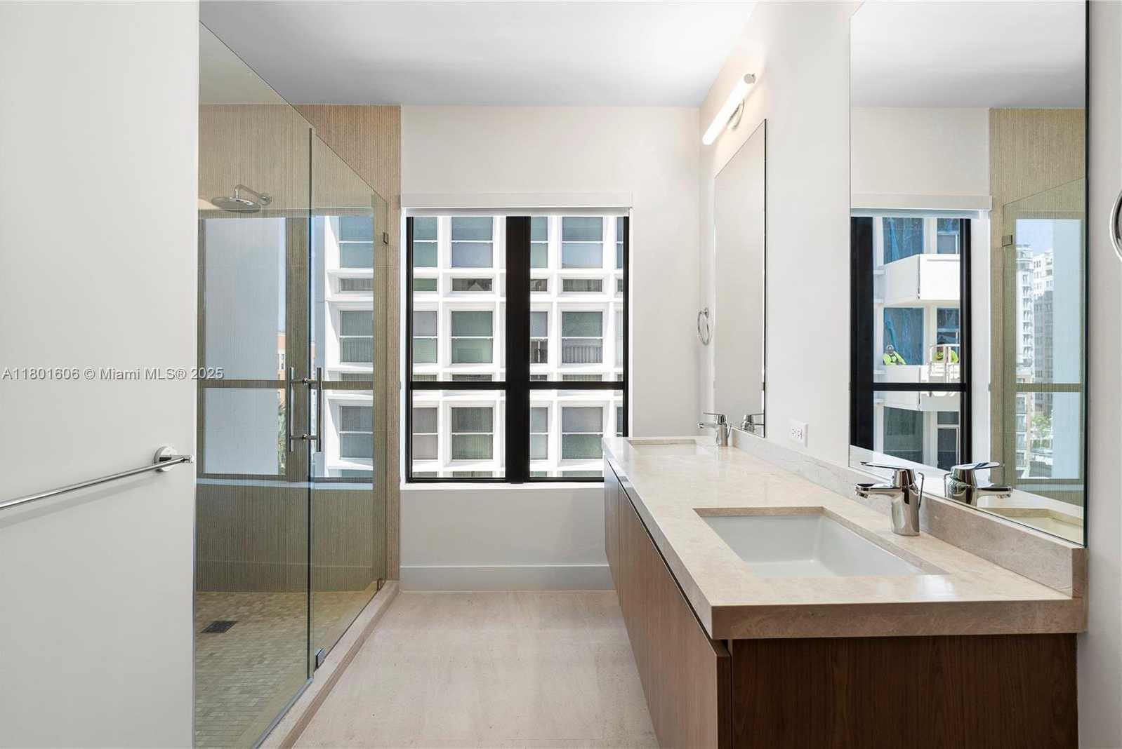 Small Image of 701 VALENCIA AVE #702, Coral Gables Number 9