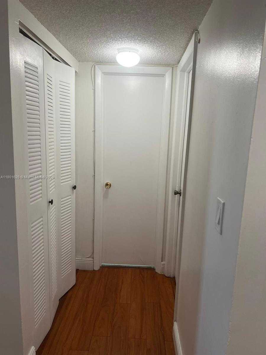 Small Image of 9351 FONTAINEBLEAU BLVD #B417, Miami Number 10