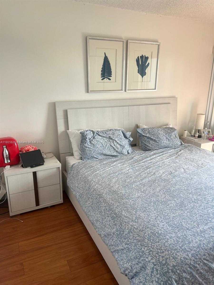 Small Image of 9351 FONTAINEBLEAU BLVD #B417, Miami Number 11