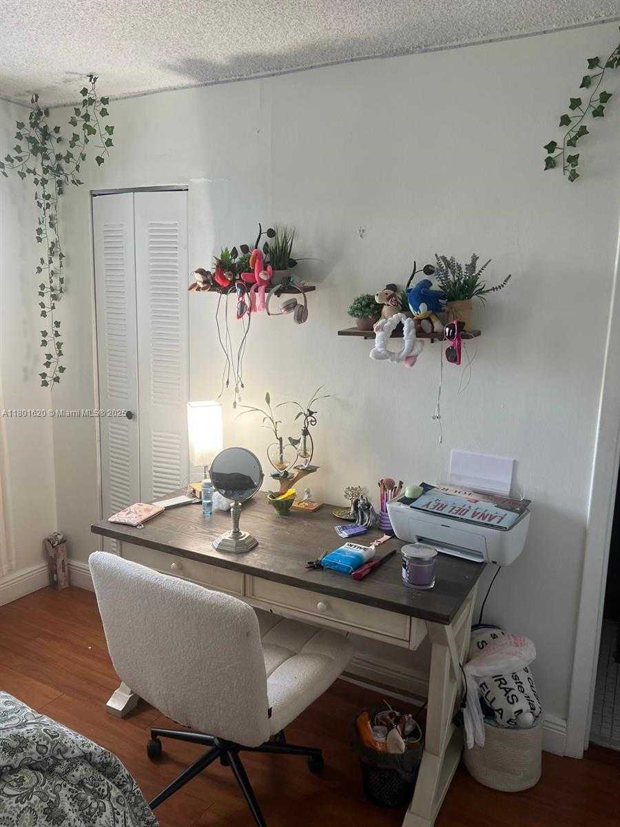 Small Image of 9351 FONTAINEBLEAU BLVD #B417, Miami Number 13